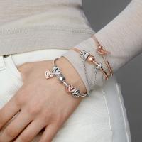 CHARM PANDORA COEUR DESSINE SCINTILLANT 