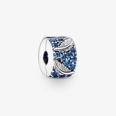CLIP PANDORA PLUME PAVÉS SCINTILLANTE BLEUS