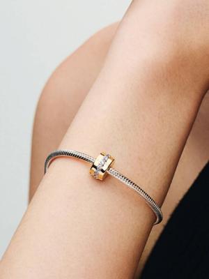 CHARM CLIP PANDORA RANGEE SCINTILLANTE DOREE