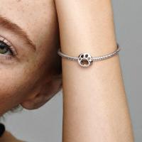 CHARM PANDORA EMPREINTE  PATTE AJOUREE